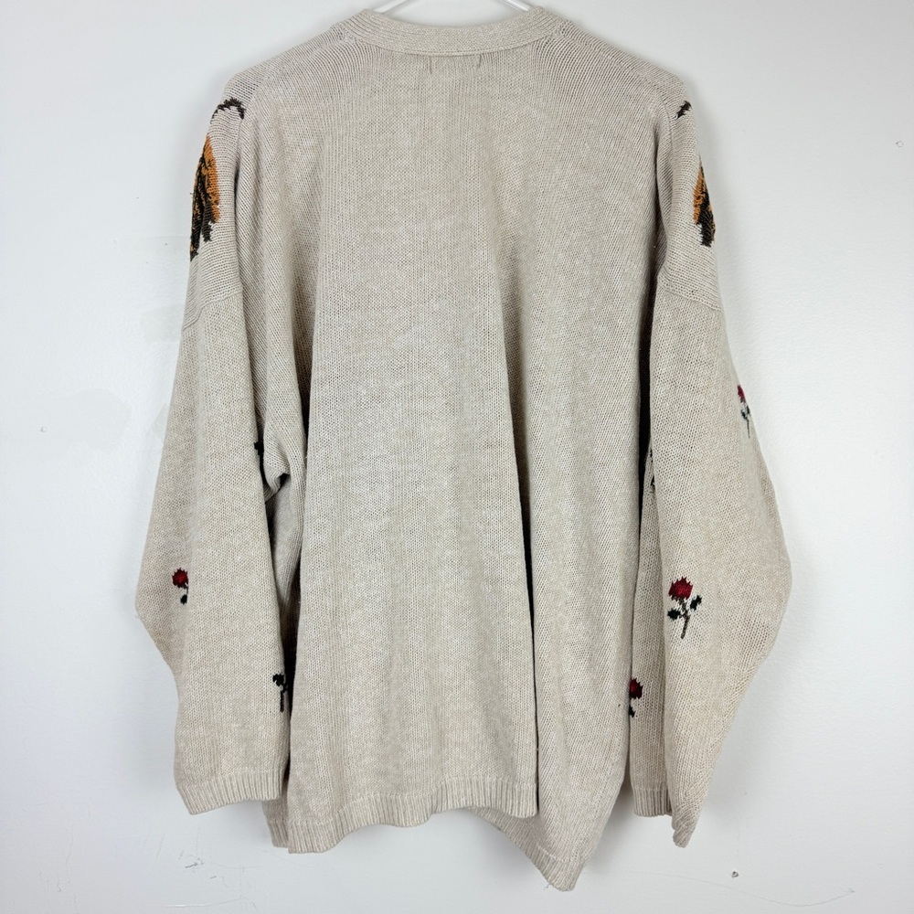 Vintage Maggie Lawrence Floral Knit Cardigan
Oversized Beige Grannycore - Picture 3 of 6